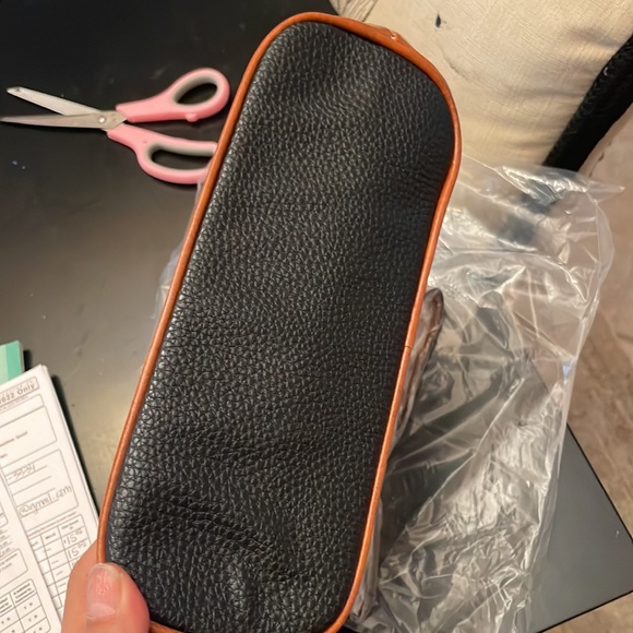 Cross body bag!! New!! - Picture 3 of 6